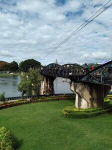 ChalongTransport Travel.com รถเช่าพร้อมคนขับ 1
