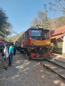 ChalongTransport Travel.com รถเช่าพร้อมคนขับ 2