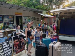 ChalongTransport Travel.com รถเช่าพร้อมคนขับ 38
