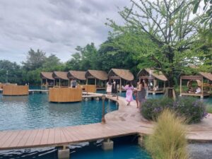 ChalongTransport Travel.com รถเช่าพร้อมคนขับ 52