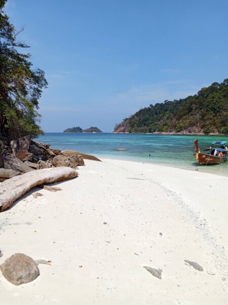 ChalongTransport-Travel.com รถเช่าพร้อมคนขับ (70)