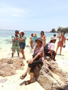 ChalongTransport Travel.com รถเช่าพร้อมคนขับ 71